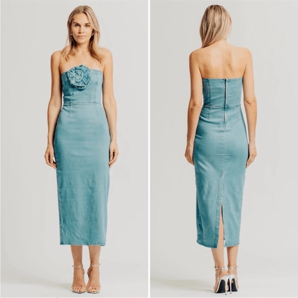 Elegant Blue Strapless Dress